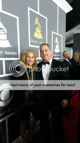 http://i995.photobucket.com/albums/af80/sanjoaquinsooner/JWandAmyGrammy_zps251700ea.jpg